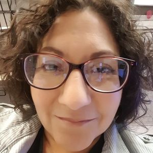 Meet your Posher, Debbie